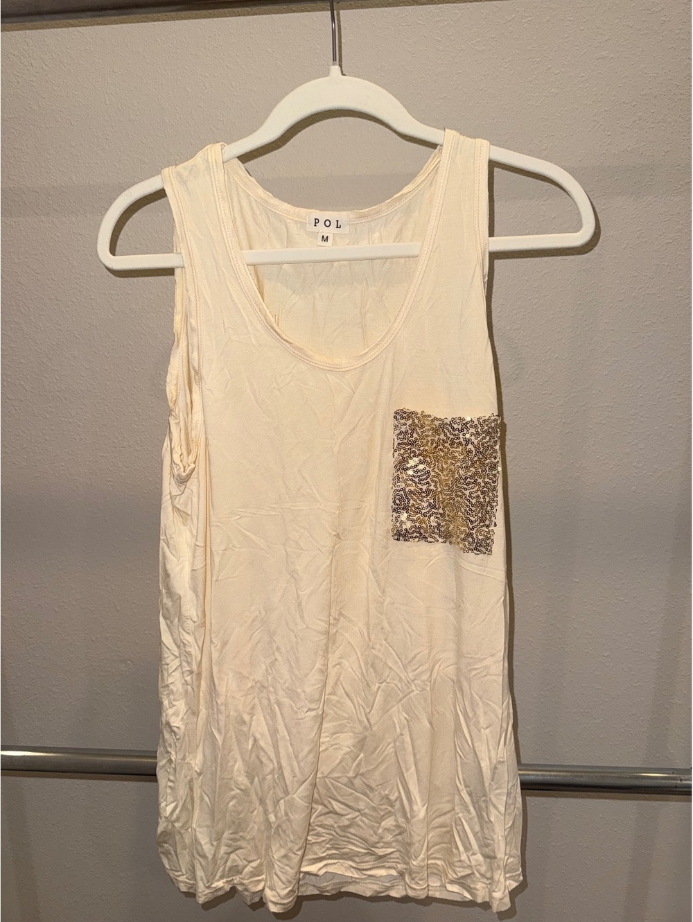 POL Medium Cream Sleeveless Tank Top with Sequin Pocket